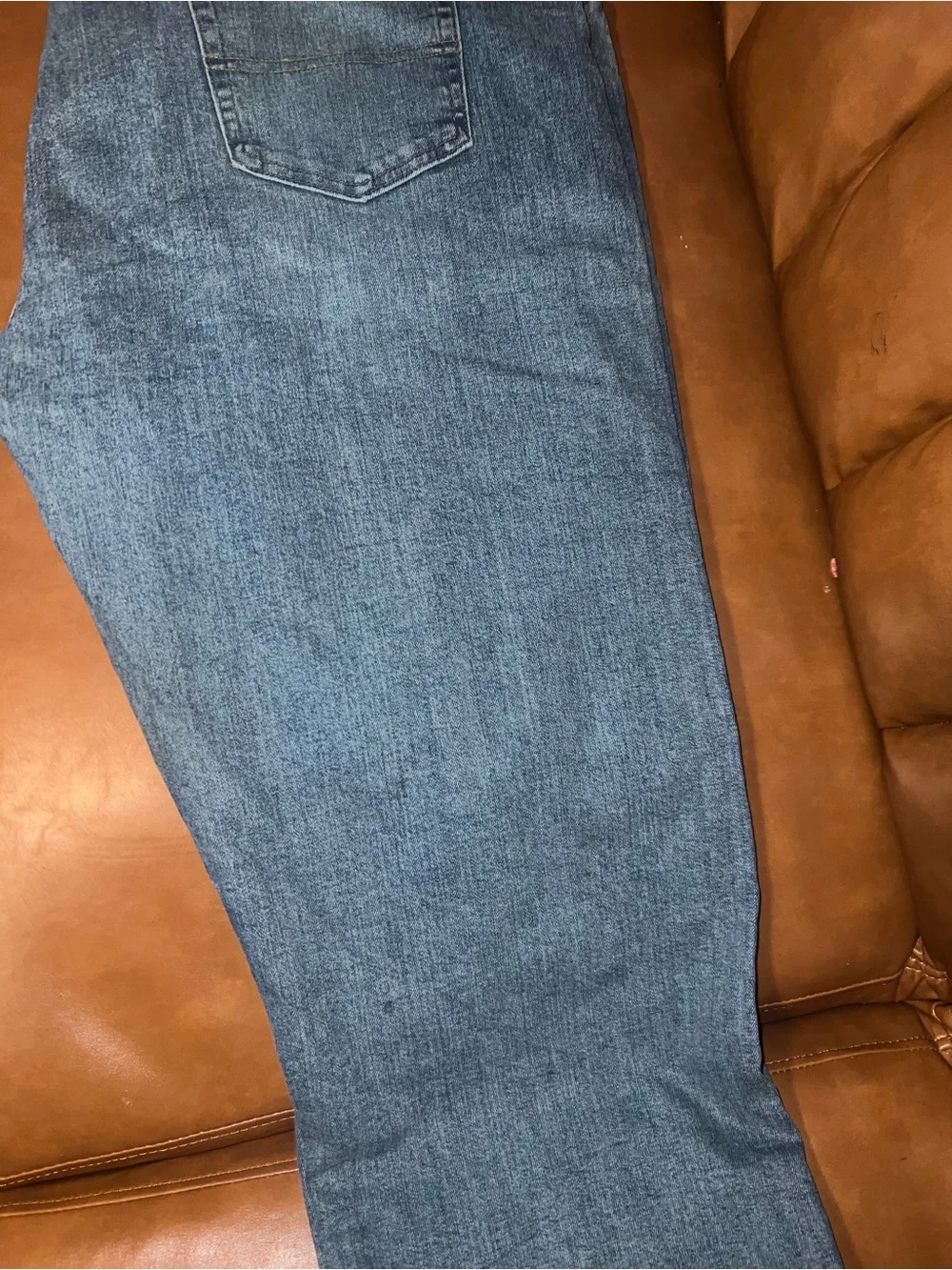 Wrangler Authentics jeans featuring a light stonewash denim men’s size 44/29